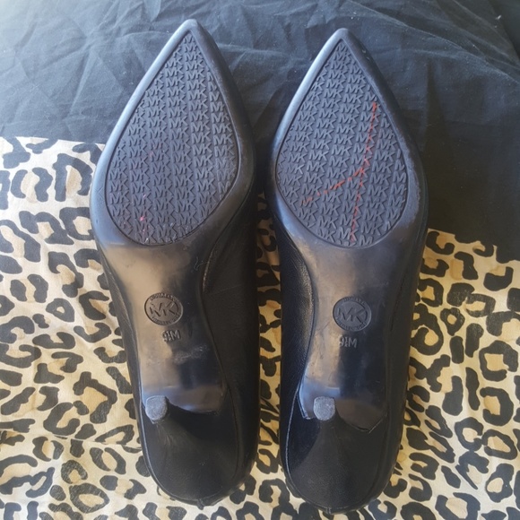 MICHAEL KORS Classic Black Heels - Size 9 1/2 - Picture 6 of 7